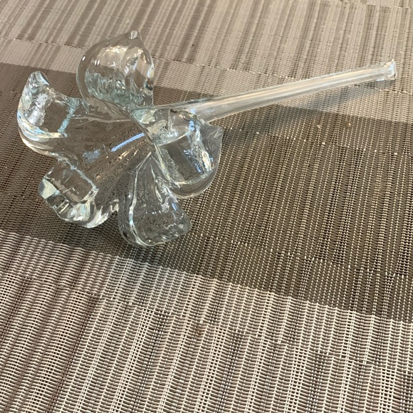 Vintage Hand Blown Glass Stem Lily Trumpet Flower Crystal Clear 4x8 inches vase - Picture 2 of 3